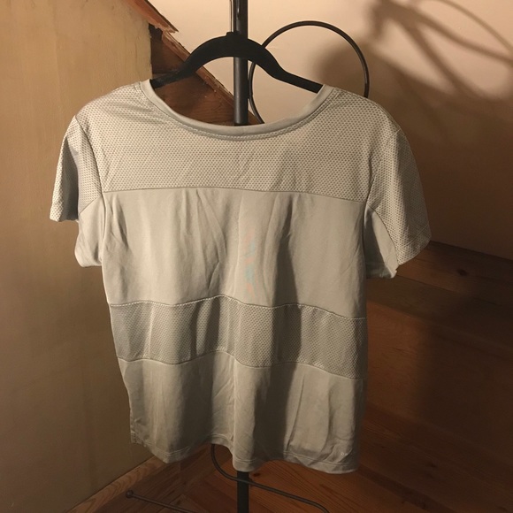 Nike Silver Dri Fit Running Top, EUC, M - Picture 2 of 13